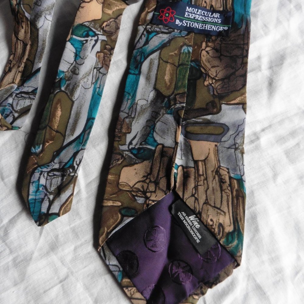 Necktie: Molecular Expressions by Stonehenge -Wine, As Seen Under the Microscope